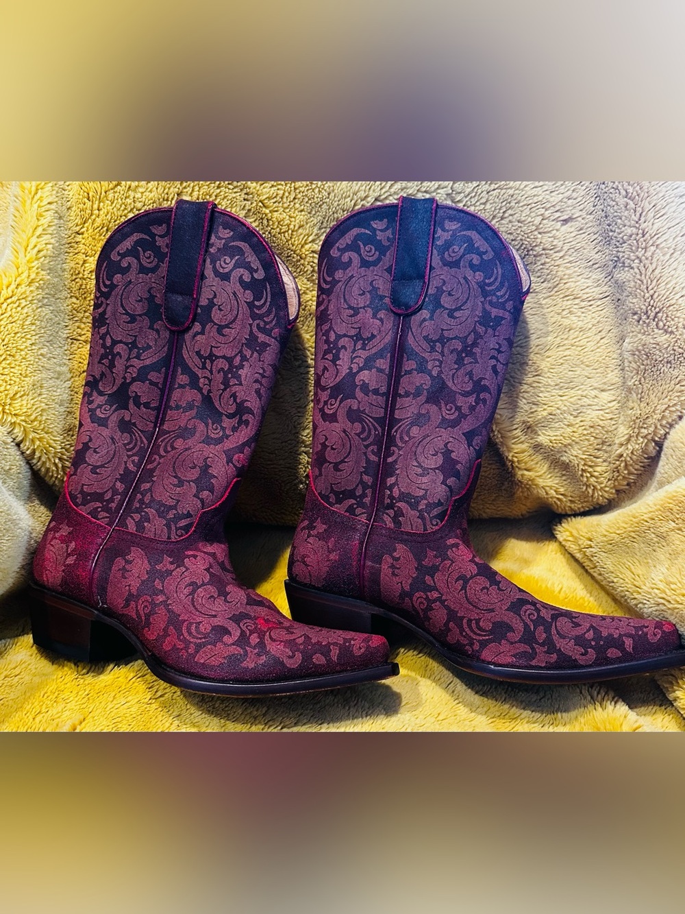 Shyanne Womens Red Chili Pepper Riding Cowgirl Boot SZ 7.5 M Snip Toe BBW321